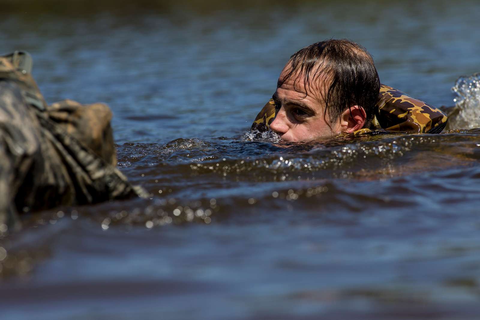 A U.s. Army Ranger Swims Ashore To Perform The Combat - Nara & Dvids 