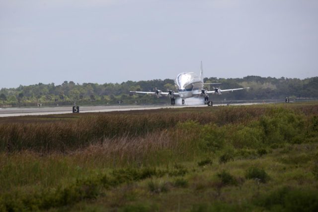 Orion EM-1 Heat Shield Offload, Transport, and Lift - PICRYL Public ...