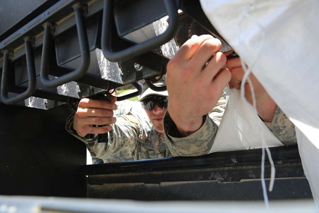 Missouri Army National Guard Engineers Of The 220th - PICRYL - Public ...