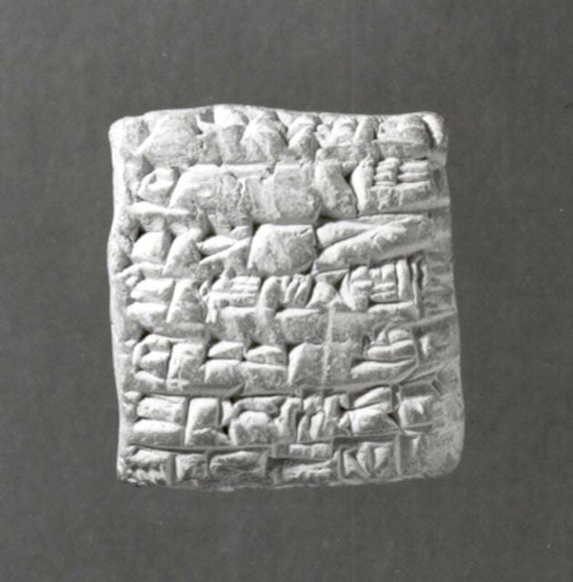 cuneiform-tablet-list-of-items-for-the-throne-of-gunura-picryl