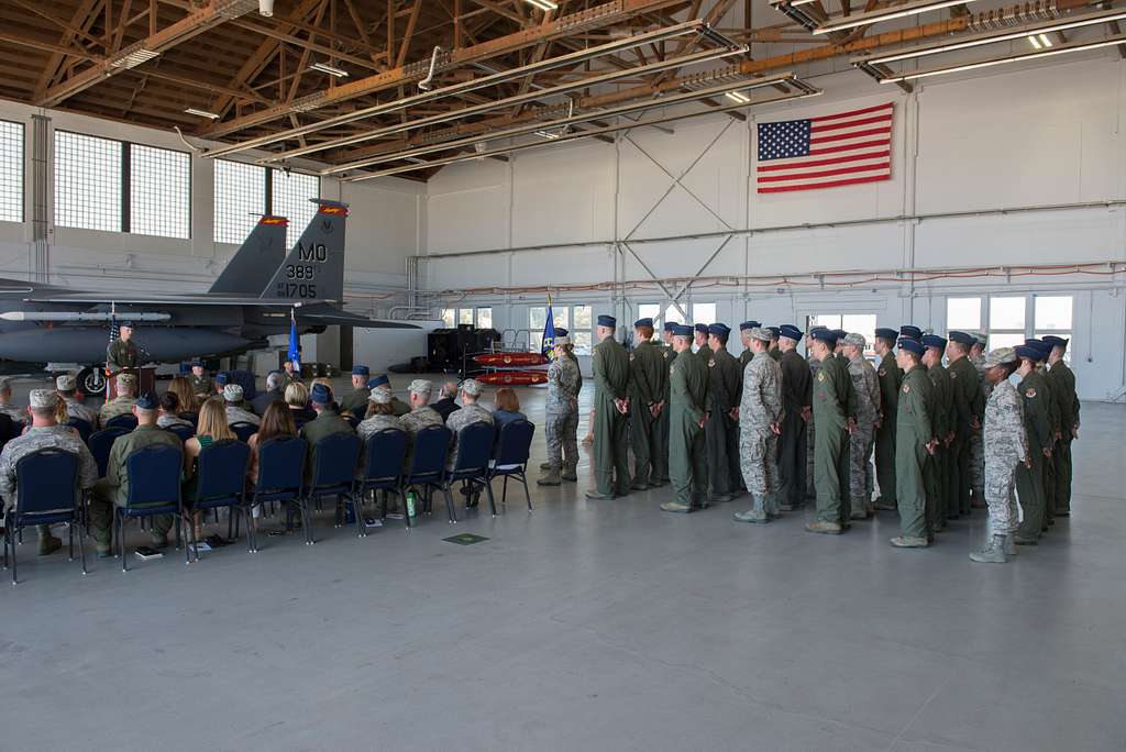 Lt Col. Gary Marlowe addresses the 389th Fighter Squadron - PICRYL ...