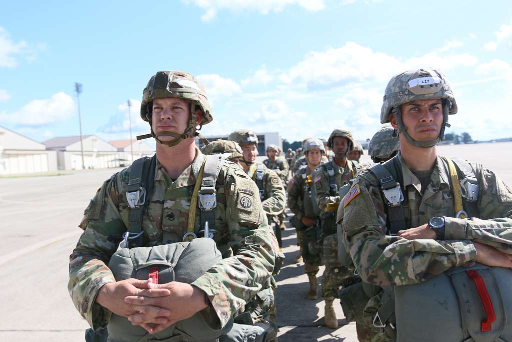 A collection of Paratroopers with the 82nd Airborne - NARA & DVIDS ...