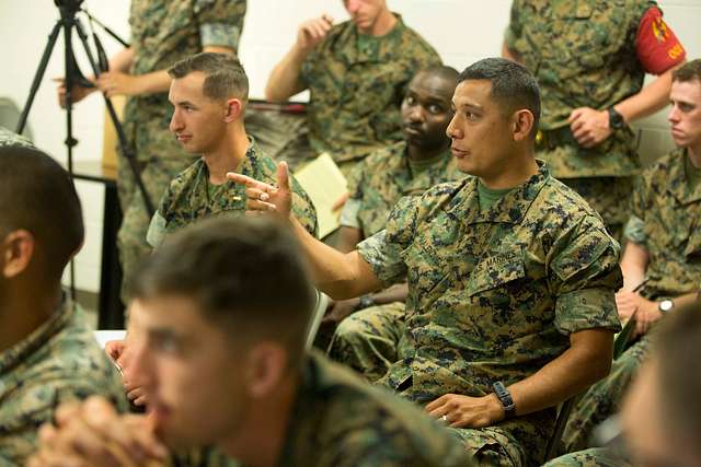 U.S. Marine Corps Gunnery Sgt. Ricardo S. Valenzuela - PICRYL - Public ...