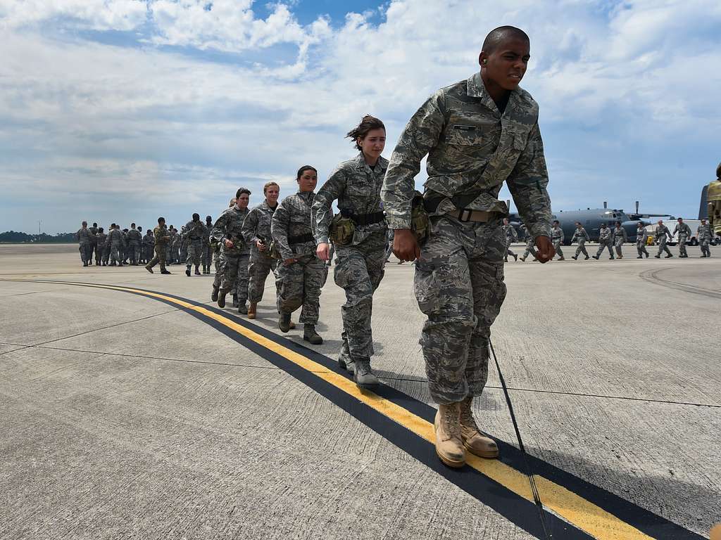 Junior ROTC Cadets Fly In 1st Special Operations Wing - NARA & DVIDS ...