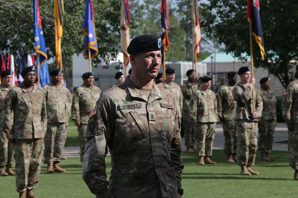 Command Sgt. Maj. Daniel Hendrex assumes responsibility - NARA & DVIDS ...