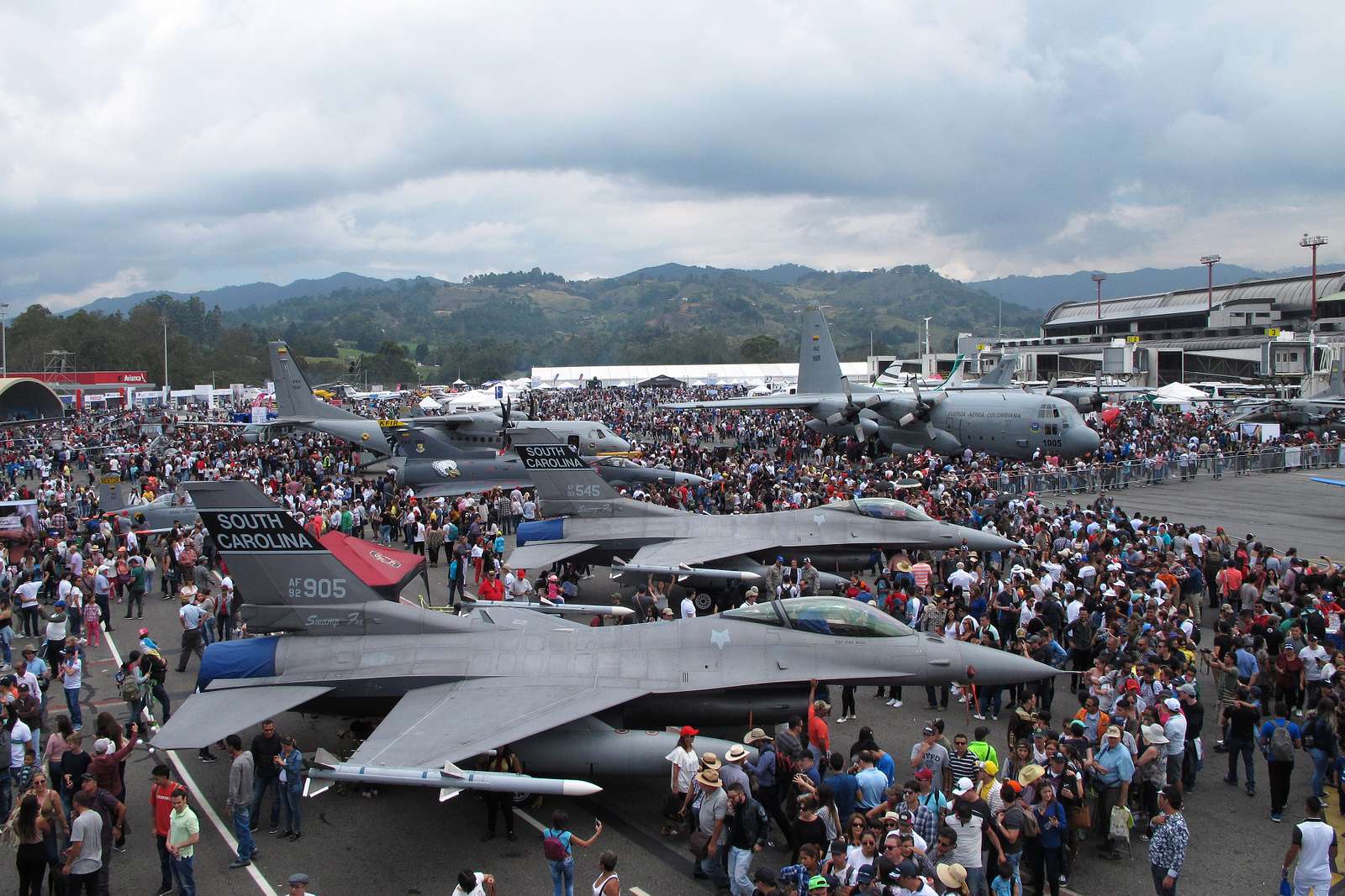 A view of the crowd at the Feria Aeronautica Internaccional NARA