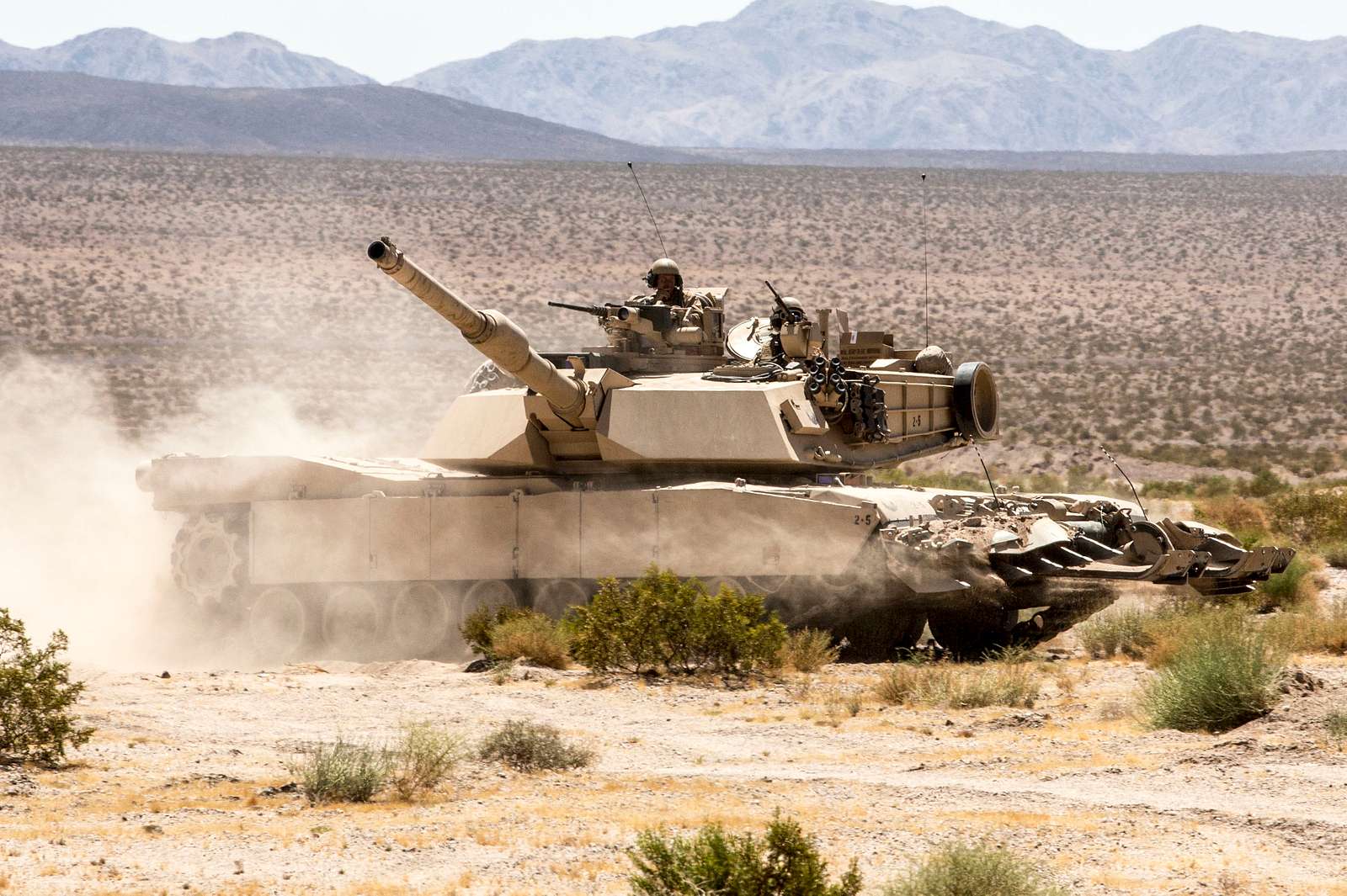 A U.S. Marine Corps M1A1 Abrams Main Battle Tank With - NARA & DVIDS ...