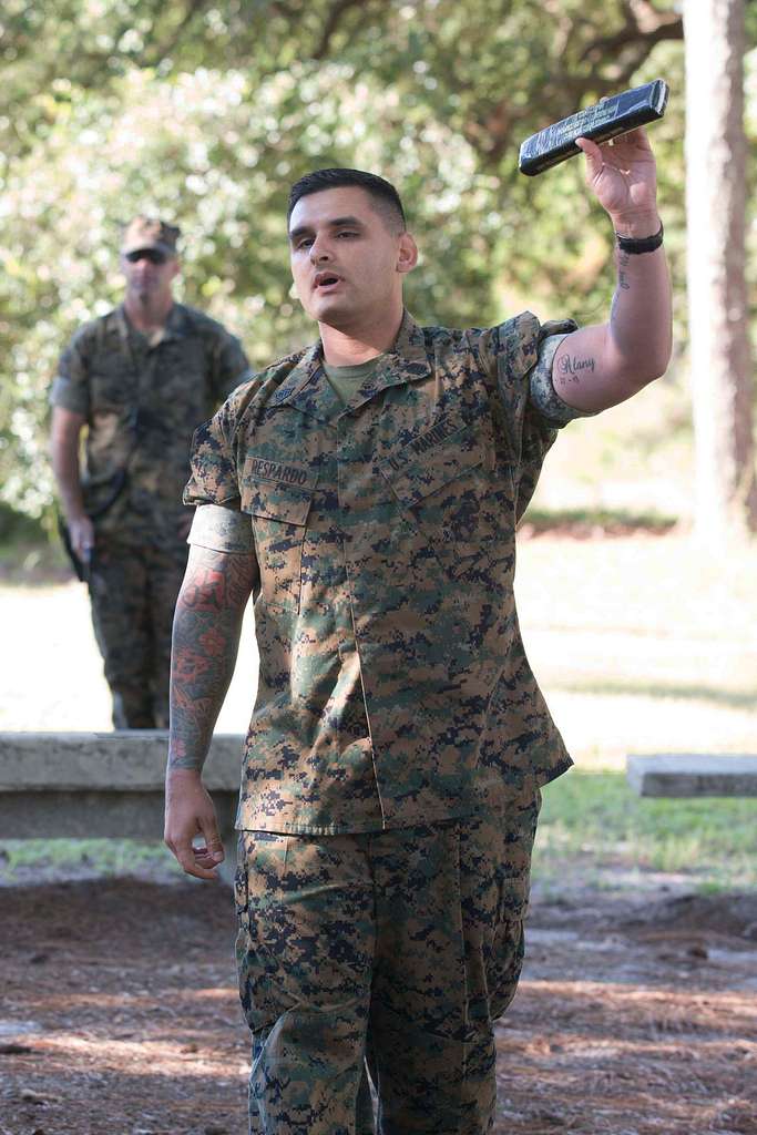 U.S. Marine Corps Gunnery Sgt. Luis Respardo, demolitions - PICRYL ...