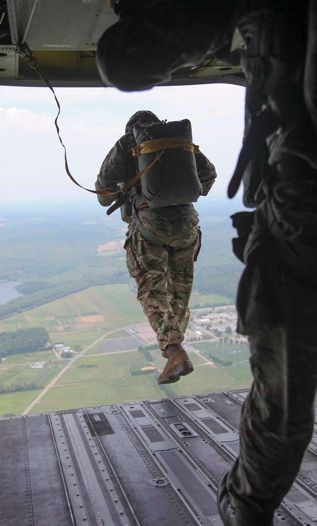 A British paratrooper jumps out of a CH-47 Chinook - NARA & DVIDS ...