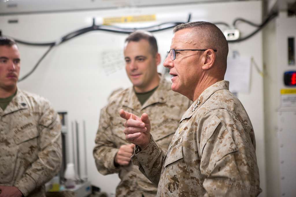 U.S. Marine Corps Lt. Gen. Robert F. Hedelund, commanding - PICRYL ...