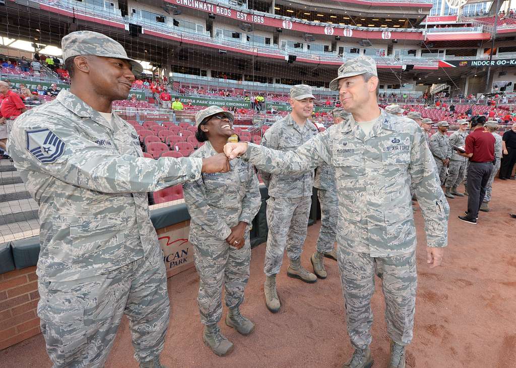 DVIDS - Images - Cincinnati Reds baseball team recognize military