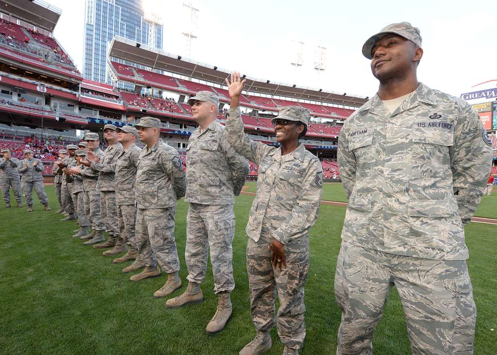 DVIDS - Images - Cincinnati Reds baseball team recognize military