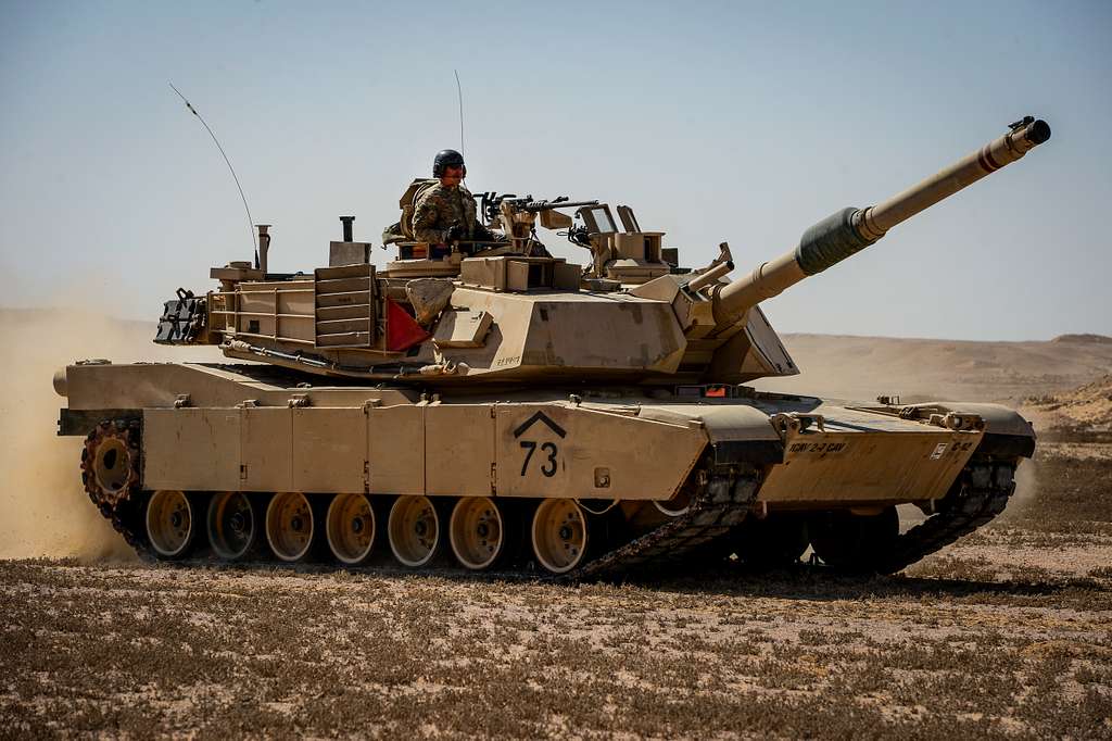 A U.S. Army Soldier from the 2nd Battalion, 7th Cavalry - NARA & DVIDS ...