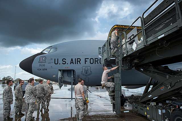445th Airlift Wing September Spotlight Performer > 445th Airlift