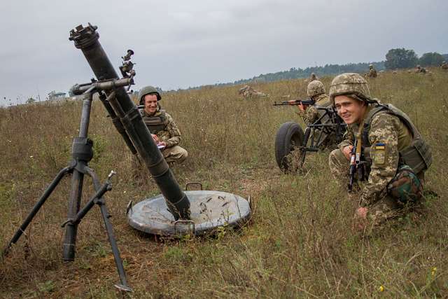 Ukrainian mortarmen from the 1st Battalion, 95th Separate - PICRYL ...