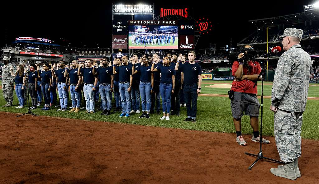 DVIDS - Images - Seattle Mariners Salute the Armed Forces Night