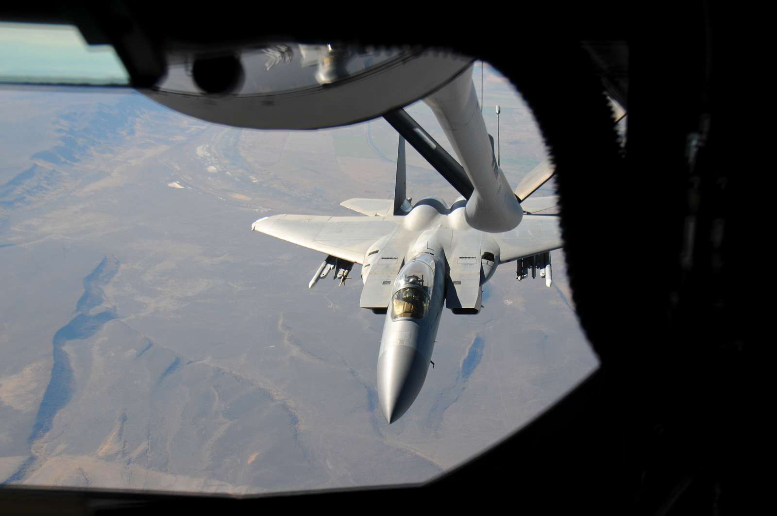 A Utah Air National Guard KC-135 Stratotanker and flight - NARA & DVIDS ...