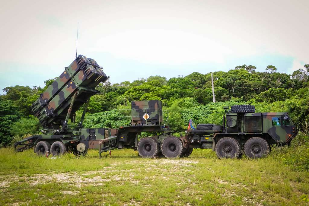 A patriot missile launcher system part of 1st Battalion, - PICRYL ...