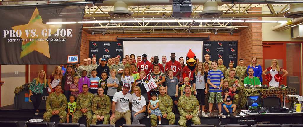 Arizona Cardinals mascot 'Big Red' prepares to give - NARA & DVIDS