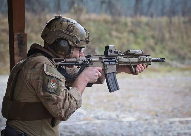 Members of the Canadian Special Operations Regiment - PICRYL Public ...