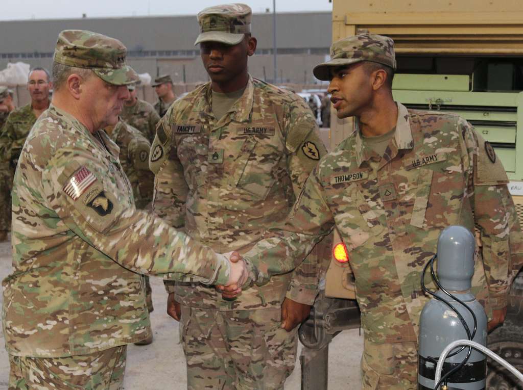 Army Chief Of Staff Gen. Mark A. Milley Greets Soldiers - Nara & Dvids 