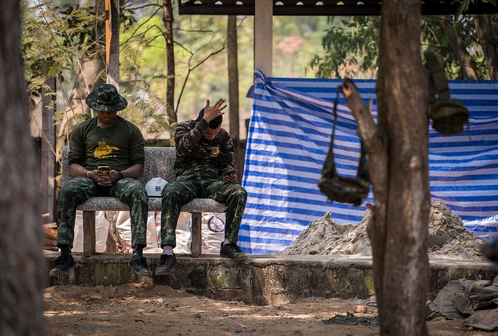 Royal Thai Army soldiers take a break during construction - PICRYL ...