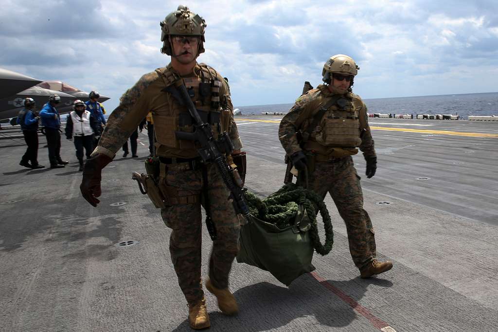 https://cdn2.picryl.com/photo/2018/03/22/force-reconnaissance-marines-with-maritime-raid-force-37f577-1024.jpg