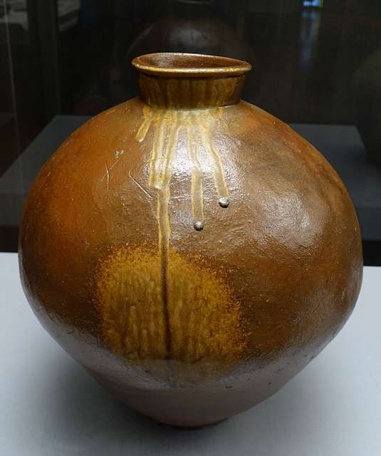 Large jar, Echizen ware, Muromachi period, 1500s AD, ceramic - Tokyo ...