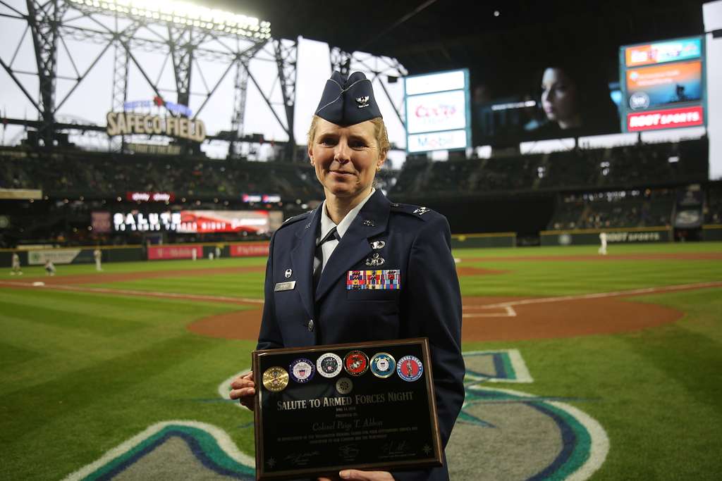 DVIDS - Images - Seattle Mariners Salute the Armed Forces Night