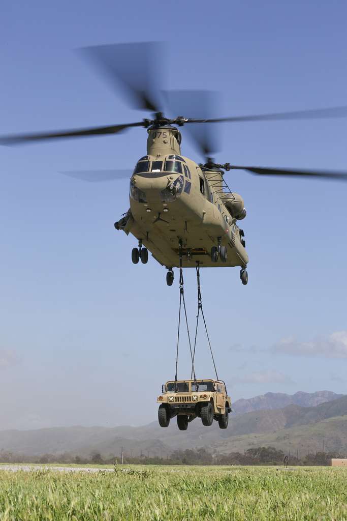 U.S Army pilots lift the Humvee off of the ground during - PICRYL ...