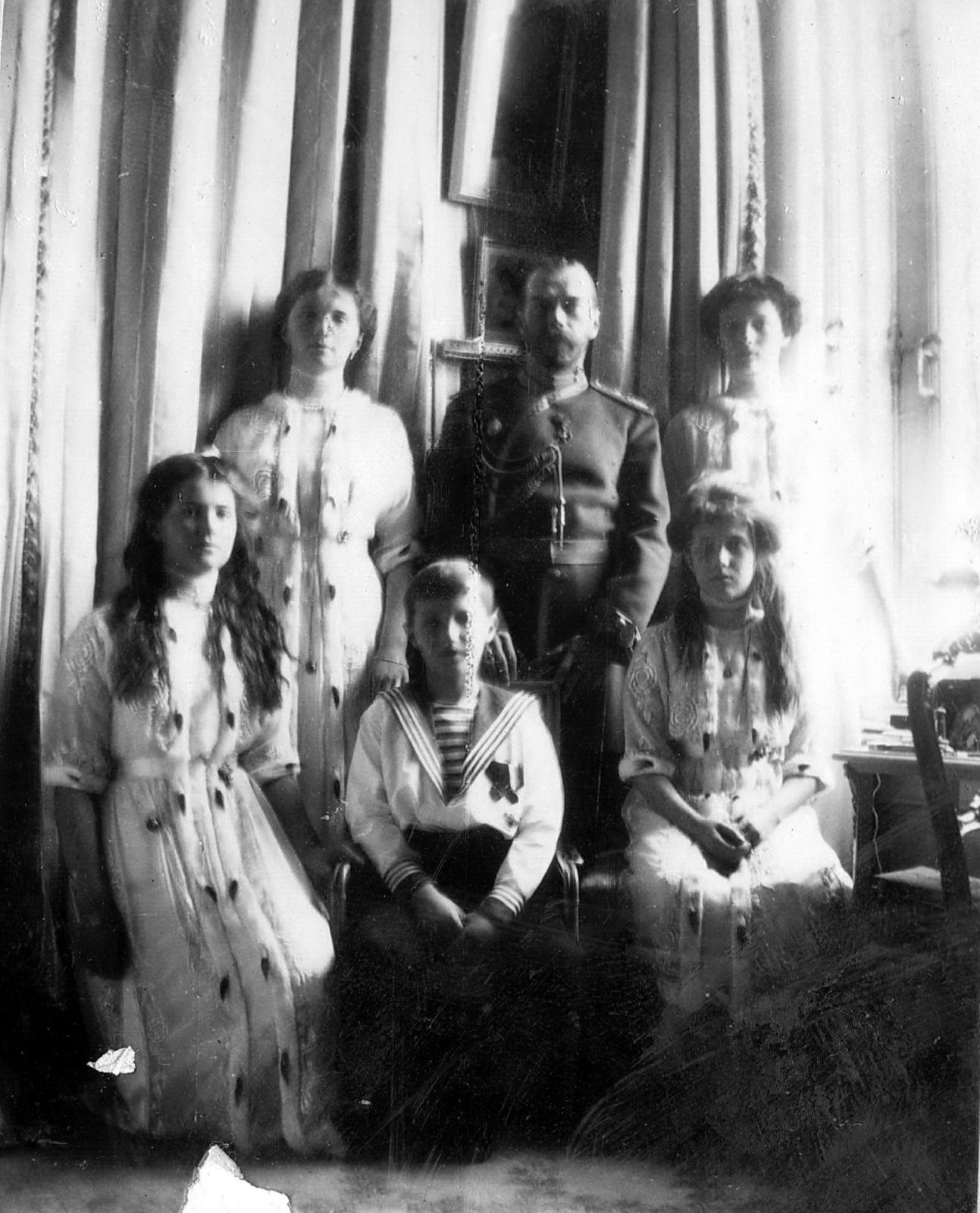 Фото николая 2 с семьей перед расстрелом фото