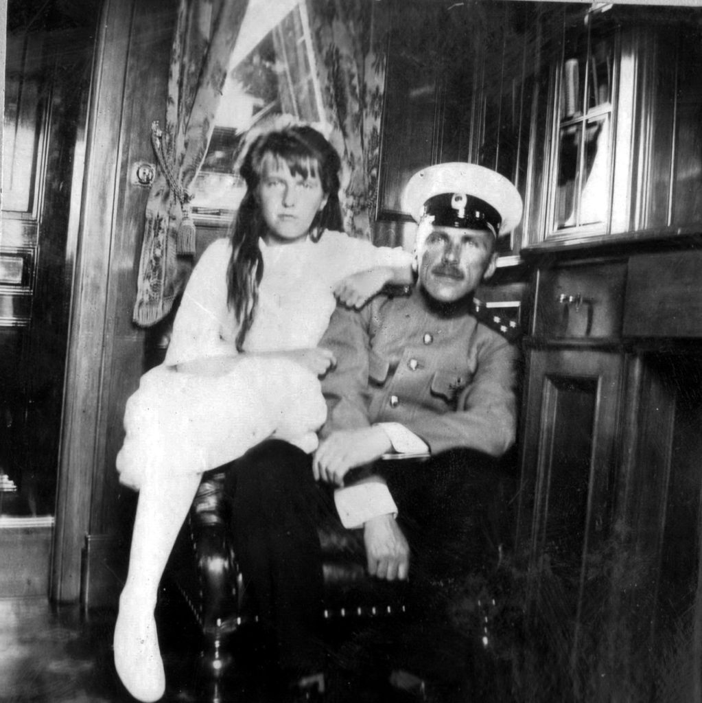 Great Princess Anastasia Nikolaevna and officer of the yacht 