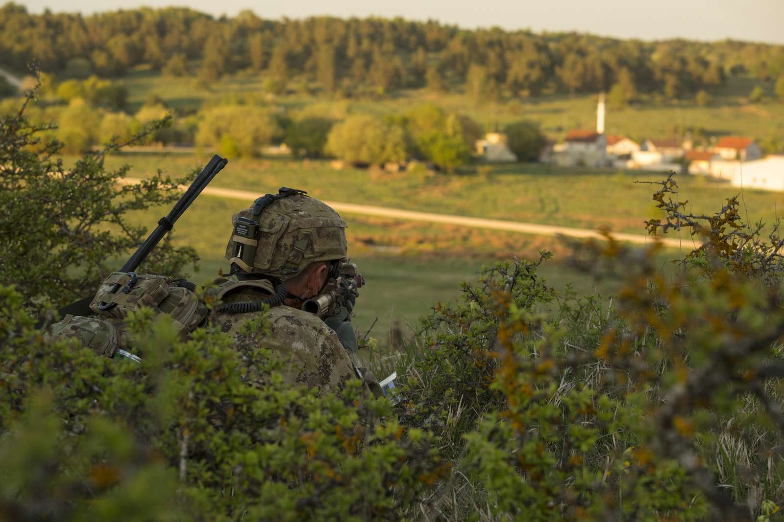 An Italian Army Ranger sniper spotter assigned to the - NARA & DVIDS ...