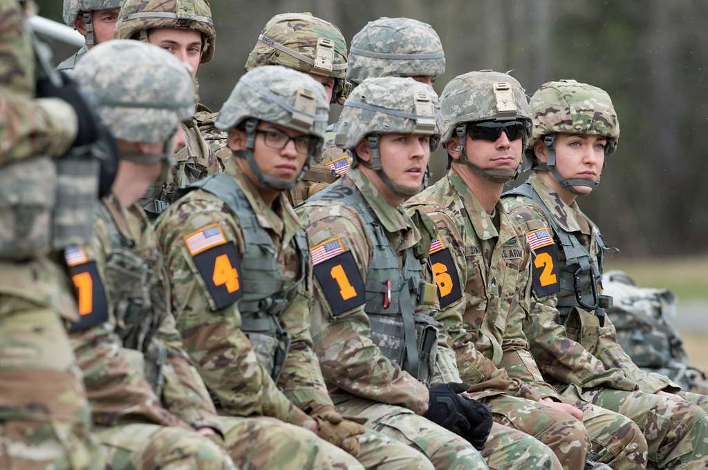 Army National Guardsmen gather for a range safety brief - NARA & DVIDS ...