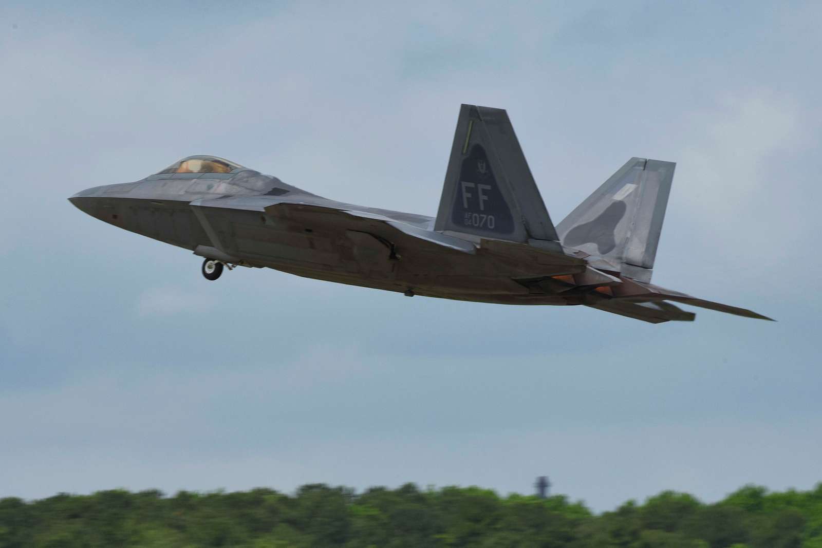 A U.S. Air Force F-22 Raptor takes off during the AirPower - NARA ...