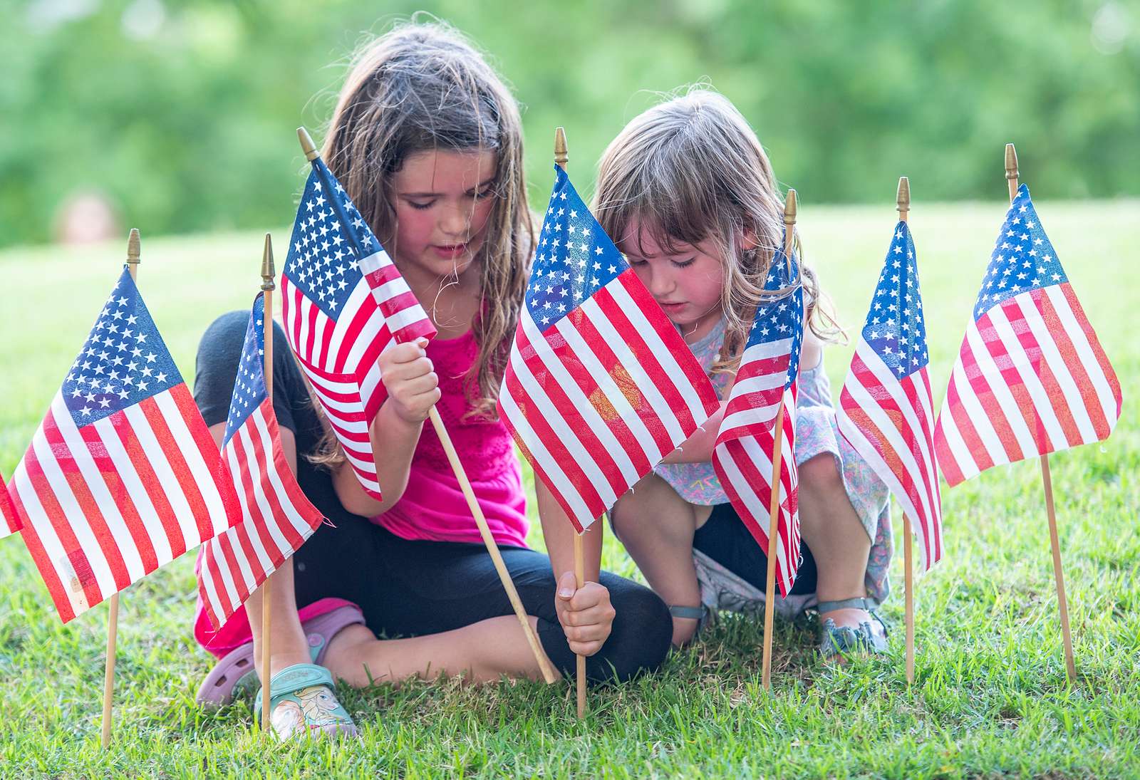 Anne Michelle Aiken, 7, and Lilly Aiken, 4, place - NARA & DVIDS Public ...