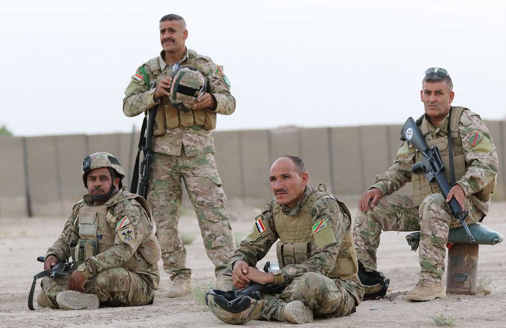 A group of Anbar Operations Center Commandos standby - NARA & DVIDS ...