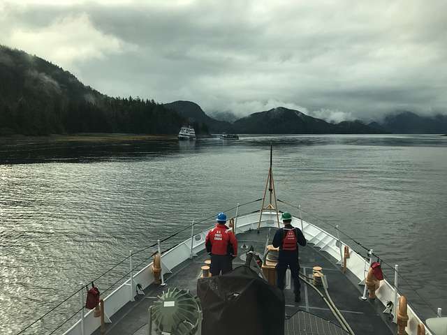 cruise ship grounded in alaska