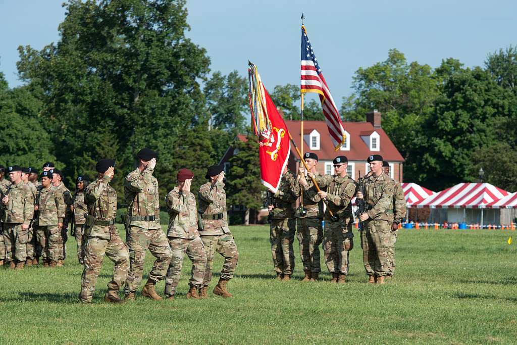 Incoming battalion commander LTC Brad Morgan, outgoing - NARA & DVIDS ...