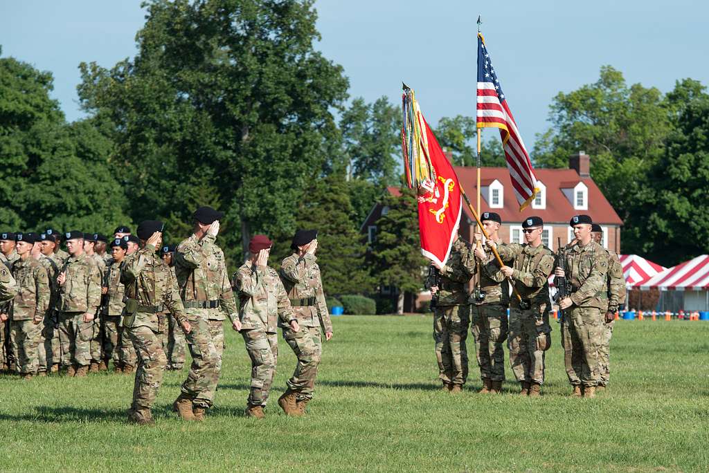 Incoming battalion commander LTC Brad Morgan, outgoing - PICRYL Public ...