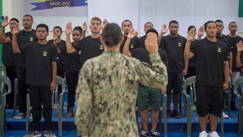 Lieutenant Commander Gina Becker, Commander, Honolulu - NARA & DVIDS ...