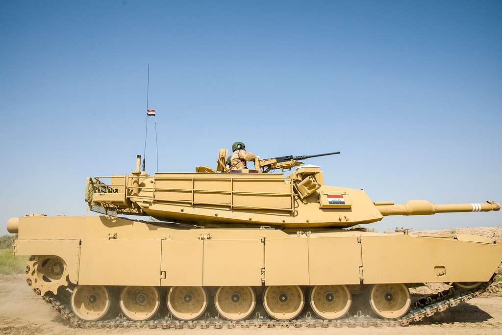 An Iraqi army M1A1 Abrams tank progresses to an assault - NARA & DVIDS ...