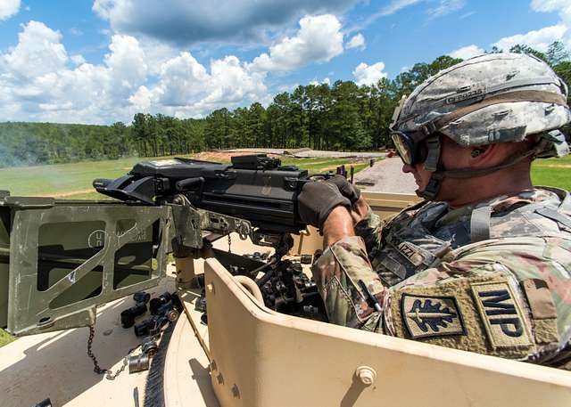 U.S. Army Soldiers Attending The 31B (Military Police) - NARA & DVIDS ...