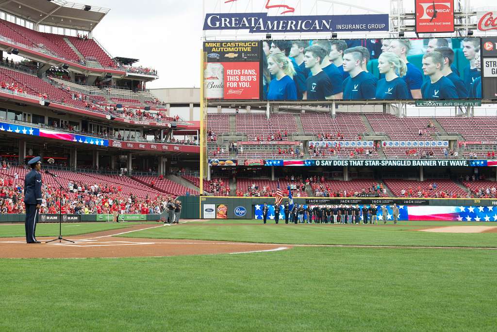 DVIDS - Images - Cincinnati Reds baseball team recognize military service  [Image 5 of 9]