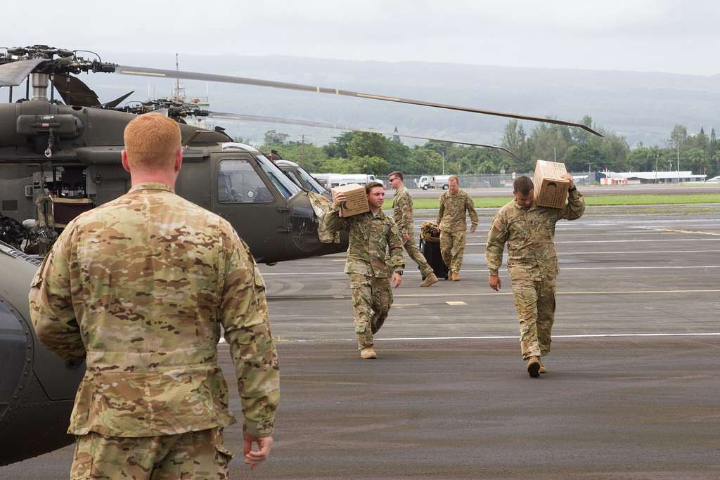 Soldiers From Uh 60 Black Hawk Flight Crews 25th Combat Picryl