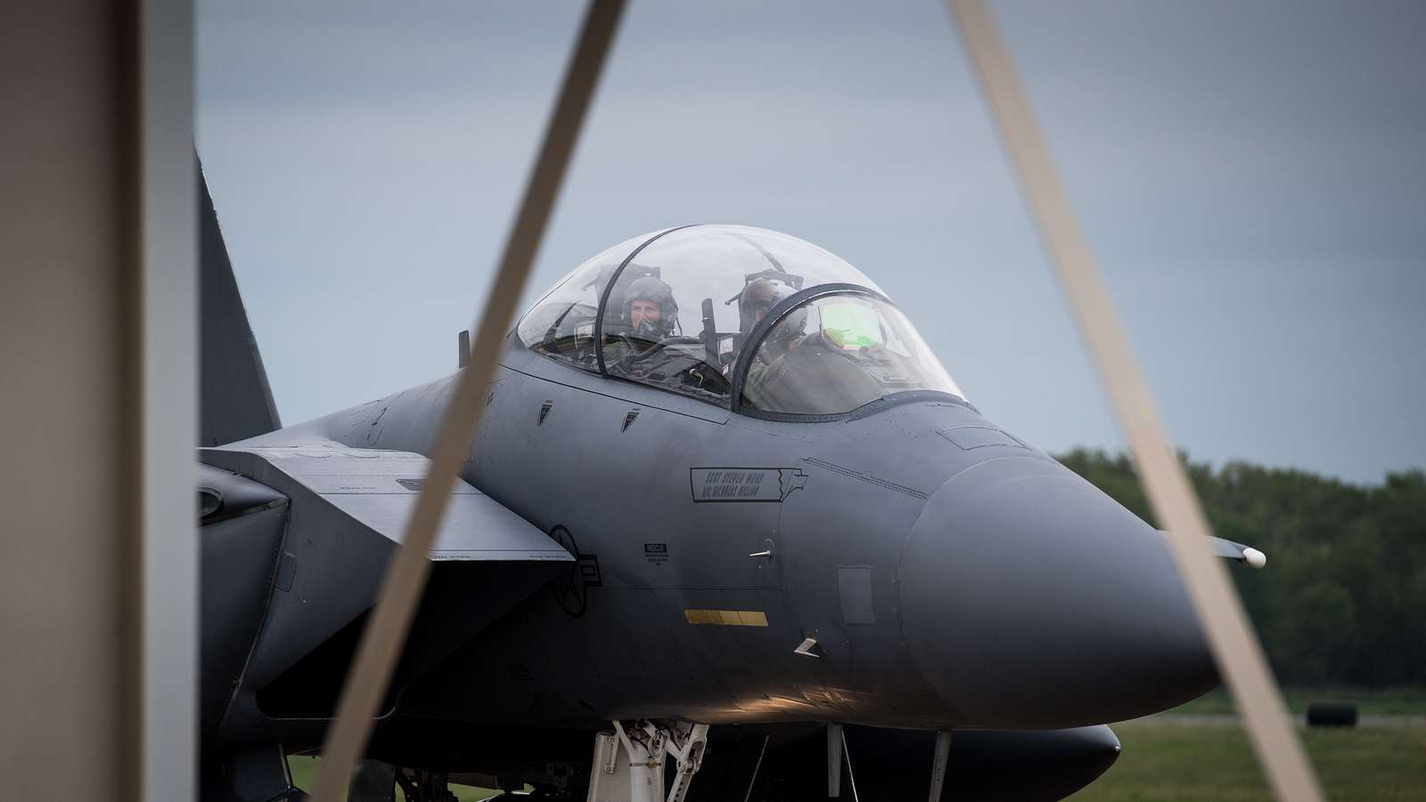 https://cdn2.picryl.com/photo/2018/09/11/aircraft-and-airmen-from-seymour-johnson-air-force-bf2c89-1600.jpg