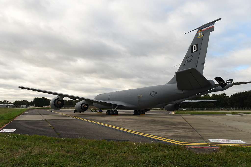 A U.s. Air Force Kc-135 Stratotanker (tail #61-0288) - Nara & Dvids 