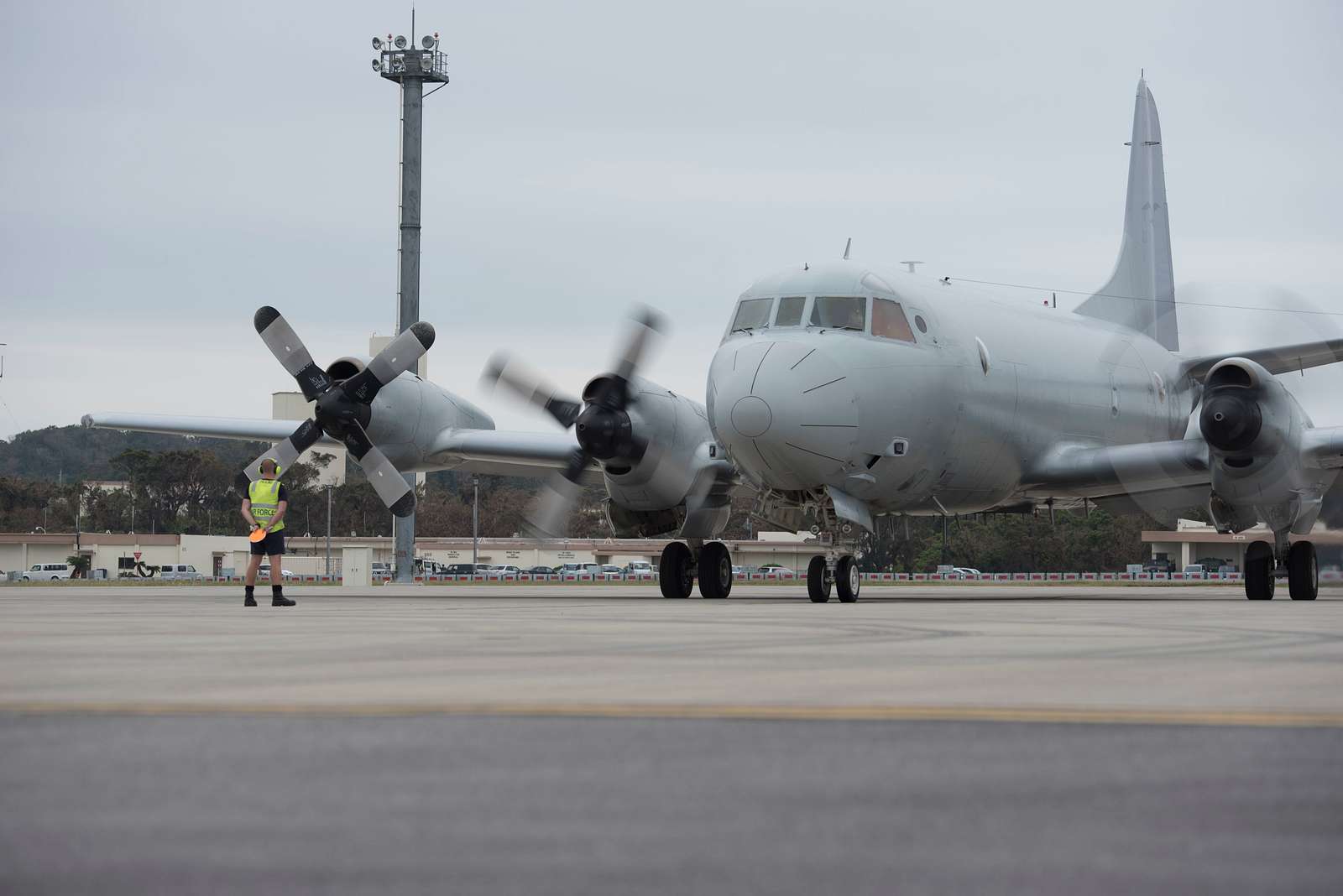 A Royal Australian Air Force member performs pre-flight - NARA & DVIDS ...