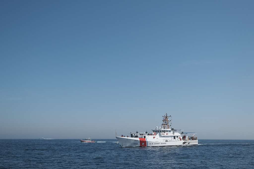 A Crew Aboard A Coast Guard Station Los Angeles-Long - PICRYL - Public ...