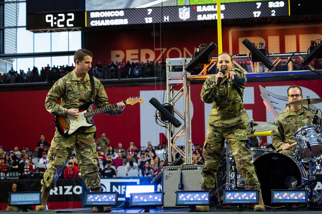 Arizona Cardinals Salute to Service > Luke Air Force Base